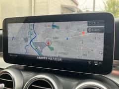 より大きく詳細な地図になったＣＯＭＡＮＤシステム♪ＡｐｐｌｅＣａｒＰｌａｙやＢｌｕｅｔｏｏｔｈオーディオ、ＳＤカードによる音楽再生など多彩なメディアに対応しております♪ 6