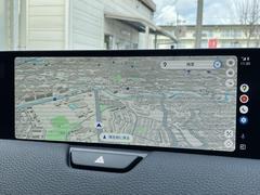 Ａｐｐｌｅ　ＣａｒＰｌａｙとＡｎｄｒｏｉｄ　Ａｕｔｏに対応しており、地図アプリを大画面で使用可能です。 6