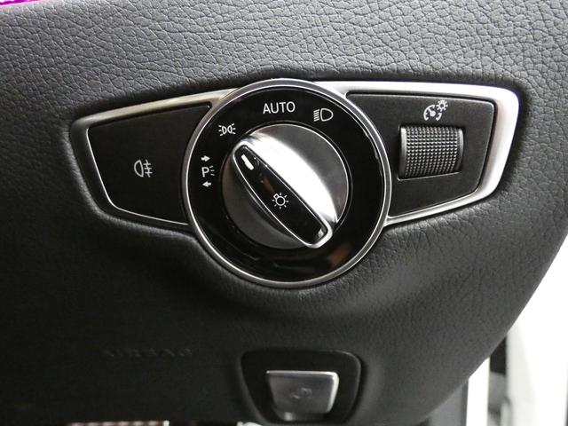 Ｅクラス Ｅ２００　スポーツ　ＢＳＧ搭載モデル／エクスクルーシブＰＫＧ／ＡＭＧラインインテリアＰＫＧ／　レーダーセーフティＰＫＧ　／ブラック革　／ブルメスター／前後シートＨ／３６０°カメラ／ＨＵＤ／１オナ／正規Ｄ車／禁煙車（12枚目）