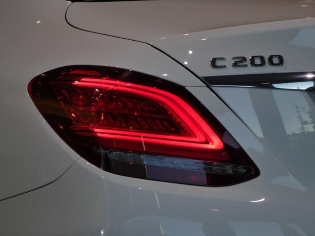 Ｃクラス Ｃ２００　ローレウスエディション　スポーツプラスパッケージ　レザーエクスクルーシブＰＫＧ　レーダーセーフティＰＫＧ　Ｆ席シートＨ　Ｆ席ベンチレーション　Ｂｕｒｍｅｓｔｅｒサウンド　ＨＵＤ　３６０°カメラ　純正ＨＤＤナビ　地デジ　禁煙（4枚目）