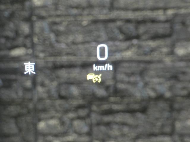 Ｃクラス Ｃ２００　ローレウスエディション　スポーツプラスパッケージ　レザーエクスクルーシブＰＫＧ　レーダーセーフティＰＫＧ　Ｆ席シートＨ　Ｆ席ベンチレーション　Ｂｕｒｍｅｓｔｅｒサウンド　ＨＵＤ　３６０°カメラ　純正ＨＤＤナビ　地デジ　禁煙（14枚目）