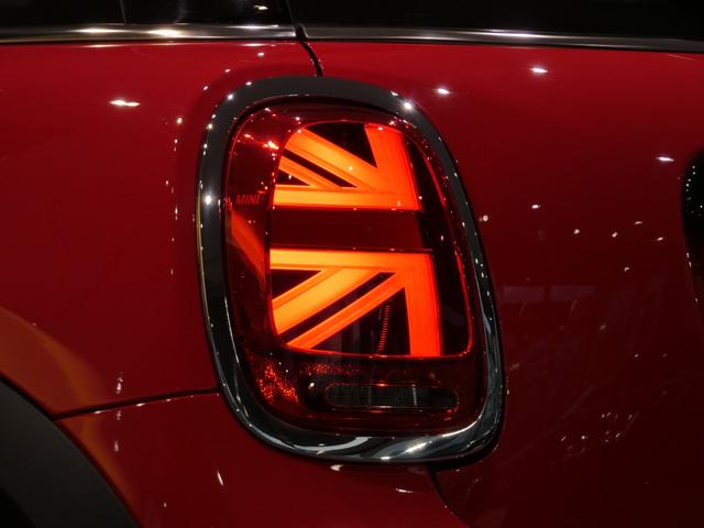 ＭＩＮＩ 　クーパー　アップルカープレイ　ＨＵＤ　シートＨ　Ｒカメラ　パークディスタンス　クルコン　純正１６インチＡＷ　禁煙（4枚目）