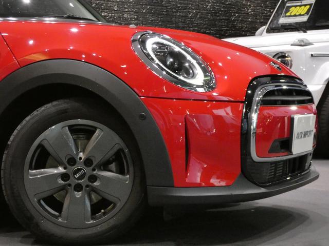ＭＩＮＩ 　クーパー　アップルカープレイ　ＨＵＤ　シートＨ　Ｒカメラ　パークディスタンス　クルコン　純正１６インチＡＷ　禁煙（5枚目）