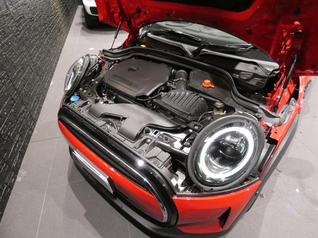 ＭＩＮＩ 　クーパー　アップルカープレイ　ＨＵＤ　シートＨ　Ｒカメラ　パークディスタンス　クルコン　純正１６インチＡＷ　禁煙（19枚目）