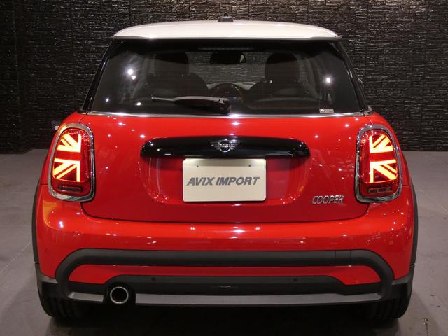 ＭＩＮＩ 　クーパー　アップルカープレイ　ＨＵＤ　シートＨ　Ｒカメラ　パークディスタンス　クルコン　純正１６インチＡＷ　禁煙（30枚目）
