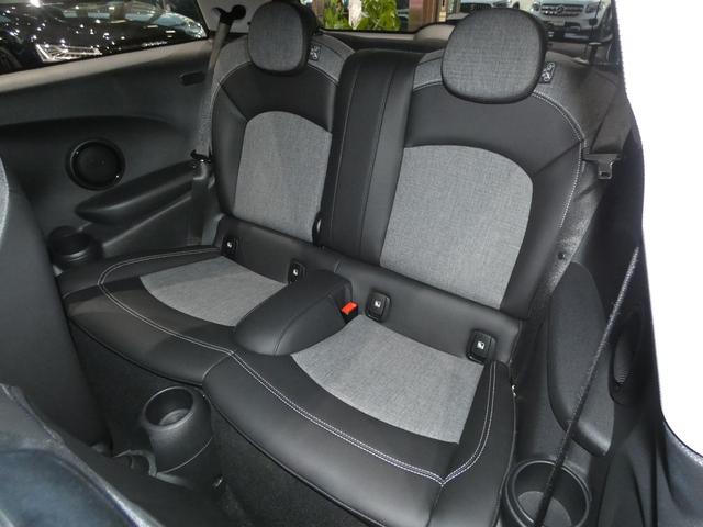 ＭＩＮＩ 　クーパー　アップルカープレイ　ＨＵＤ　シートＨ　Ｒカメラ　パークディスタンス　クルコン　純正１６インチＡＷ　禁煙（37枚目）