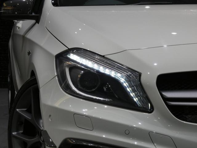 Aクラス A45 AMG 4マチック AMGアドバンストPKG AMGパフォーマンスシート F席シートH BSM 黒革 社外フルエアロ サブコン装着車 harman/kardonサウンド 純正HDDナビ地デジBカメラ BBS19AW 禁煙(3枚目)