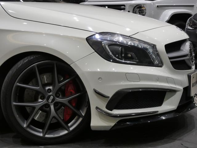 Aクラス A45 AMG 4マチック AMGアドバンストPKG AMGパフォーマンスシート F席シートH BSM 黒革 社外フルエアロ サブコン装着車 harman/kardonサウンド 純正HDDナビ地デジBカメラ BBS19AW 禁煙(5枚目)