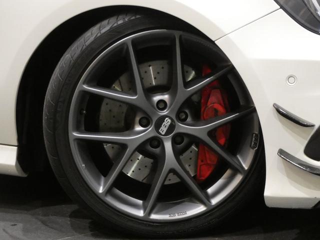 Aクラス A45 AMG 4マチック AMGアドバンストPKG AMGパフォーマンスシート F席シートH BSM 黒革 社外フルエアロ サブコン装着車 harman/kardonサウンド 純正HDDナビ地デジBカメラ BBS19AW 禁煙(6枚目)