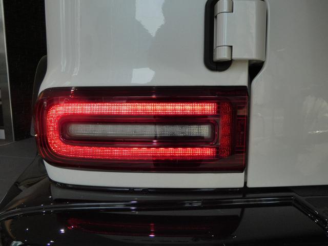 Ｇクラス Ｇ３５０ｄ　マヌファクトゥーアエディション　特別仕様車　ＲＳＰ　Ａ－ＤＰＧ　黒革　ガラスＳＲ　Ｂｕｒｍｅｓｔｅｒ　シートヒーター＋　ベンチレーション　リラクゼーション　ダイナミックシート　純正ナビ　３６０°カメラ　純正２０ＡＷ　禁煙　正規Ｄ車（44枚目）