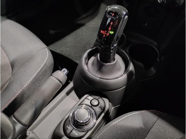 クーパーD エッセンシャルトリム 純正HDDナビゲーションシステム LEDヘッドライト ドライビングアシスト 前車接近警告機能 衝突回避・被害軽減ブレーキ レーンディパーチャーウォーニング 15インチAW(18枚目)