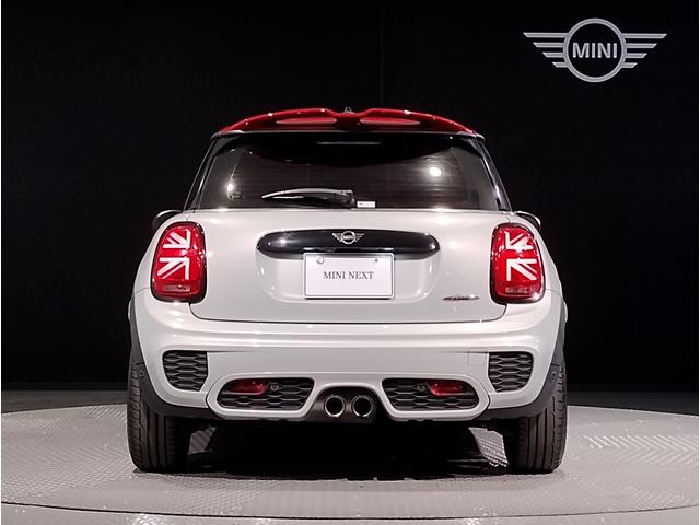 ジョンクーパーワークス トラックスタイル・ヘッドアップディスプレイ・デジタルメーター・純正18インチAW・シートヒーター・純正HDDナビ・バックカメラ・PDC・LEDヘッドライト・パドルシフト・アクティブクルーズコントロール(40枚目)