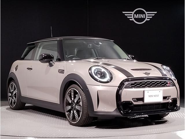 クーパーS 弊社元デモカー レザーパッケージ 純正HDDナビ オプション18インチホイール ドライビングアシストプラス デジタルメーター スマートキー LEDヘッドライト ETC F56(7枚目)