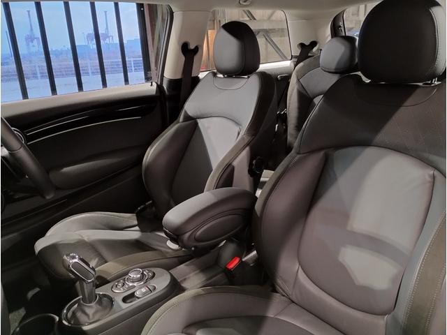 クーパーS 弊社元デモカー レザーパッケージ 純正HDDナビ オプション18インチホイール ドライビングアシストプラス デジタルメーター スマートキー LEDヘッドライト ETC F56(14枚目)