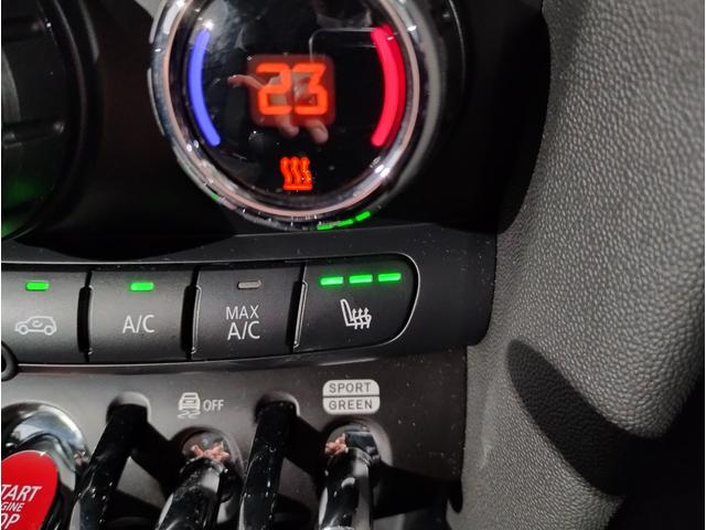 クーパーS 弊社元デモカー レザーパッケージ 純正HDDナビ オプション18インチホイール ドライビングアシストプラス デジタルメーター スマートキー LEDヘッドライト ETC F56(66枚目)