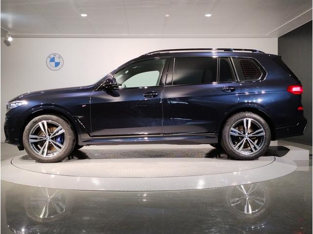 Ｘ７ ｘＤｒｉｖｅ　３５ｄ　Ｍスポーツ　２列目コンフォートシート　６人乗り　ブラックレザーシート　パノラマガラスサンルーフ　純正２１インチアロイホイール　レーザーライト　ヘッドアップディスプレイ　アクティブクルーズコントロール（5枚目）