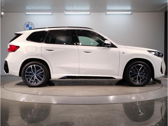 ｉＸ１ ｘＤｒｉｖｅ　３０　Ｍスポーツ　・弊社元デモカー・全周囲カメラ・ヘッドアップディスプレイ・純正ＨＤＤナビ・純正１８インチＡＷ・電動リアゲート・電動シート・アクティブクルーズコントロール・パーキングアシスト・後退アシスト・（9枚目）