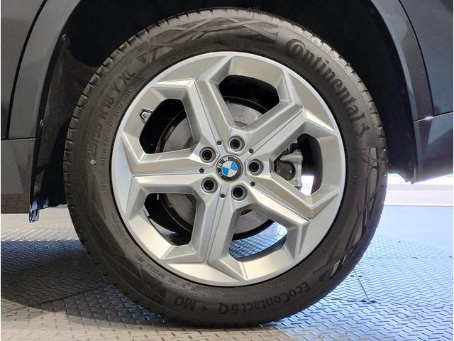 Ｘ１ ｘＤｒｉｖｅ　２０ｄ　ｘライン　弊社元デモカー　カーブドディスプレイ　ブラックレザーシート　シートヒーター　アクティブクルーズコントロール　ステアリングアシスト　全周囲カメラ　純正１８インチアロイホイール　ヘッドアップディスプレイ（22枚目）