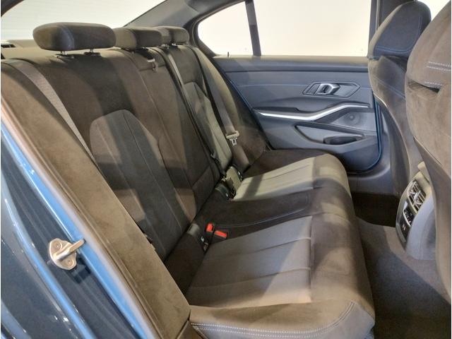 ３シリーズ ３２０ｄ　ｘＤｒｉｖｅ　Ｍスポーツ　弊社元デモカー　後期ＬＣＩモデル　後期ハンドル　カーブドディスプレイ　全周囲カメラ　アクティブクルーズコントロール　ステアリングヒーター　シートヒーター　電動リアゲート　ヘッドアップディスプレイ（30枚目）