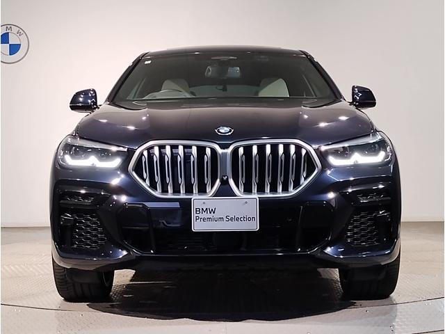 Ｘ６ ｘＤｒｉｖｅ　３５ｄ　Ｍスポーツ　ワンオーナー　プラスパッケージ　サンルーフ　コンフォートパッケージ　クリスタルフィニッシュ　純正２２インチアルミホイール　アイボリーレザーシート　ソフトクローズドア　ベンチレーションシート　純正地デジ（5枚目）