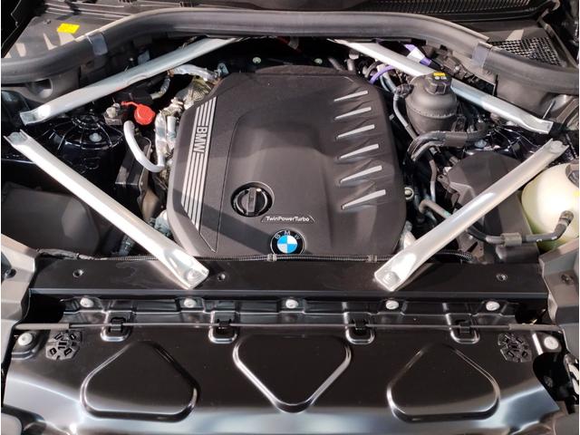 Ｘ６ ｘＤｒｉｖｅ　３５ｄ　Ｍスポーツ　ワンオーナー　プラスパッケージ　サンルーフ　コンフォートパッケージ　クリスタルフィニッシュ　純正２２インチアルミホイール　アイボリーレザーシート　ソフトクローズドア　ベンチレーションシート　純正地デジ（13枚目）