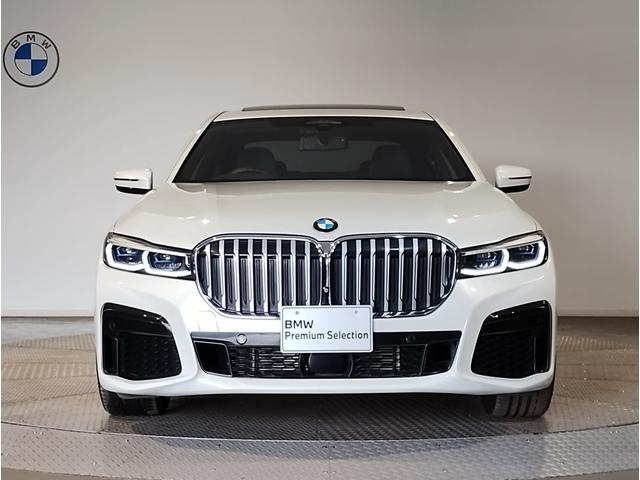 ７シリーズ ７４０ｄ　ｘＤｒｉｖｅ　Ｍスポーツ　ブラックレザー　ベンチレーションシート　ヘッドアップディスプレイ　全周囲カメラ　ＨＤＤナビ　地デジ　ソフトクローズドア　パワーシート　シートヒーター　電動リアゲート　アクティブクルーズコントロール（5枚目）