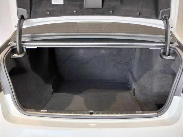 ７シリーズ ７４０ｄ　ｘＤｒｉｖｅ　Ｍスポーツ　ブラックレザー　ベンチレーションシート　ヘッドアップディスプレイ　全周囲カメラ　ＨＤＤナビ　地デジ　ソフトクローズドア　パワーシート　シートヒーター　電動リアゲート　アクティブクルーズコントロール（27枚目）