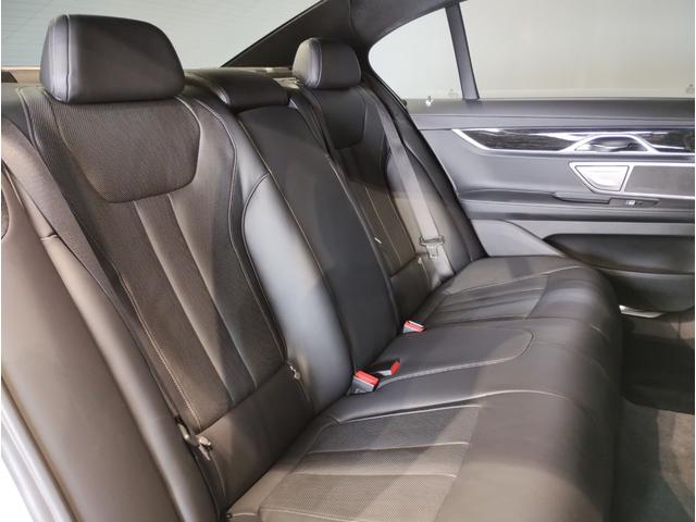 ７シリーズ ７４０ｄ　ｘＤｒｉｖｅ　Ｍスポーツ　ブラックレザー　ベンチレーションシート　ヘッドアップディスプレイ　全周囲カメラ　ＨＤＤナビ　地デジ　ソフトクローズドア　パワーシート　シートヒーター　電動リアゲート　アクティブクルーズコントロール（33枚目）