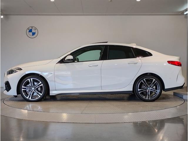 2シリーズ 218iグランクーペ Mスポーツ サンルーフ プラスパッケージ ブラックレザーシート シートヒーター ナビパッケージ ワンオーナー HIFIスピーカー アクティブクルーズコントロール LEDヘッドライト 純正18インチアロイホイール(6枚目)