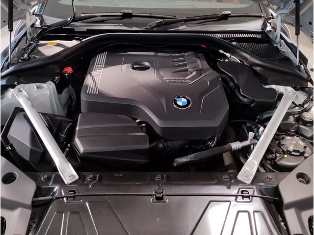 【アクティブクルーズコントロール】先行車との車間距離を維持しながら自動で加減速を行い走行をサポートしてくれる優れもの。車両停止や再加速も行うので渋滞時の運転負荷の軽減にも貢献します！