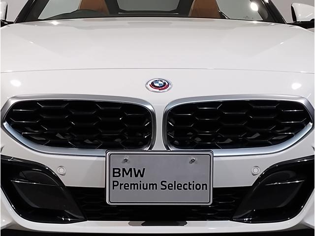 【ＡＴシフトレバー】ギアチェンジの為は勿論の事、Ｄレンジ時に右に倒して使用する”Ｓ”モード。シフト・スピードが速まりシフトポイントも高くなる事でよりスポーティかつダイナミックなシフト特性となります。