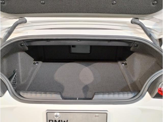 【ＢＭＷアロイホイル】軽量かつ強度に拘ったアロイホイル。走行性能ポテンシャルを引き出す設計。車の足元を引き締めてくれる大きなポイントはアロイホイルです。