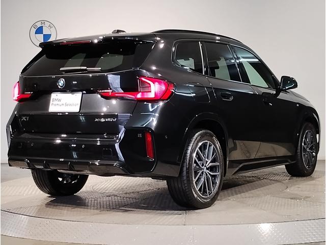 Ｘ１ ｘＤｒｉｖｅ　２０ｄ　Ｍスポーツ　カーブドディスプレイ・アクティブクルーズコントロール・ヘッドアップディスプレイ・全周囲カメラ・シートヒーター・アダプティブＬＥＤヘッドライト・１８インチアルミ・アップルカープレイ・元レンタカー（12枚目）