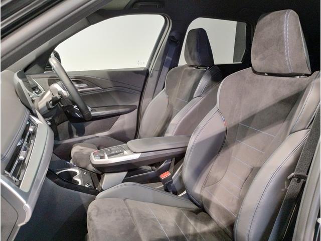 Ｘ１ ｘＤｒｉｖｅ　２０ｄ　Ｍスポーツ　カーブドディスプレイ・アクティブクルーズコントロール・ヘッドアップディスプレイ・全周囲カメラ・シートヒーター・アダプティブＬＥＤヘッドライト・１８インチアルミ・アップルカープレイ・元レンタカー（14枚目）
