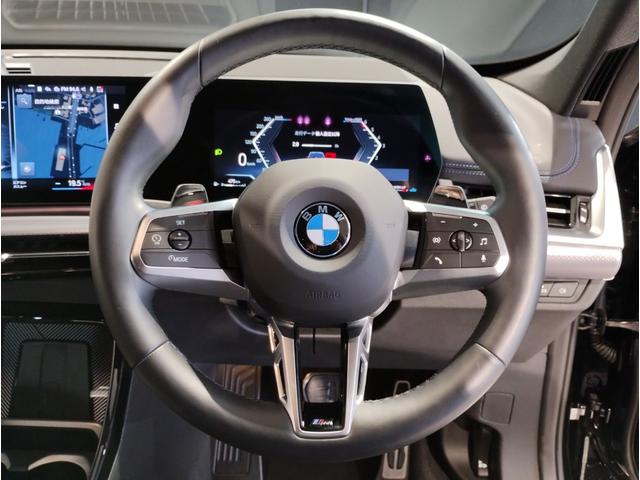 Ｘ１ ｘＤｒｉｖｅ　２０ｄ　Ｍスポーツ　カーブドディスプレイ・アクティブクルーズコントロール・ヘッドアップディスプレイ・全周囲カメラ・シートヒーター・アダプティブＬＥＤヘッドライト・１８インチアルミ・アップルカープレイ・元レンタカー（16枚目）