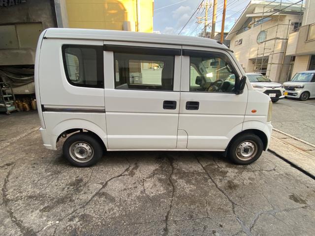 お店は住宅街のど真ん中にあります。　すこし分かりづらい場所ですので、道中迷われたときはお気軽にお電話にてお問い合わせくださいませ。