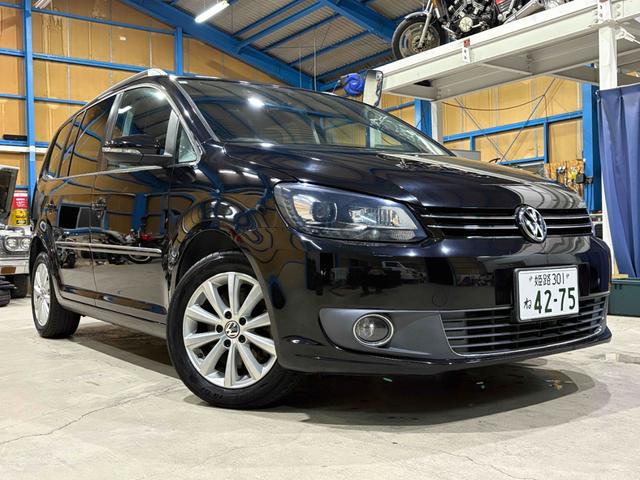 ゴルフトゥーラン ＴＳＩ　ハイライン　／アルパイン８インチナビ／バックカメラ／ＥＴＣ（2枚目）