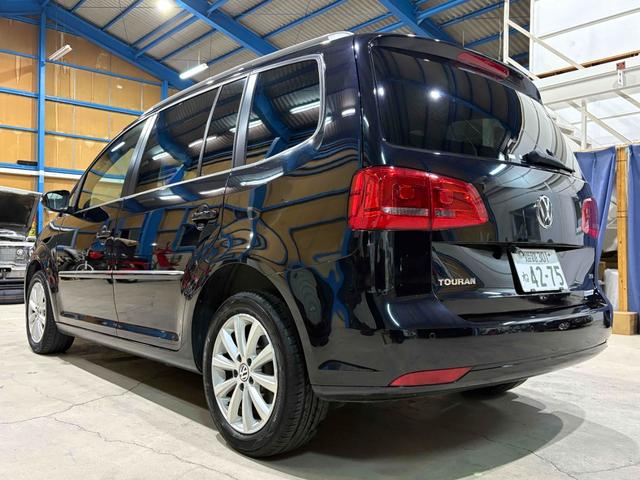 ゴルフトゥーラン ＴＳＩ　ハイライン　／アルパイン８インチナビ／バックカメラ／ＥＴＣ（5枚目）