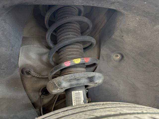 ゴルフトゥーラン ＴＳＩ　ハイライン　／アルパイン８インチナビ／バックカメラ／ＥＴＣ（28枚目）