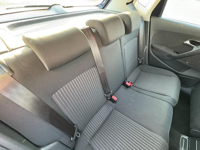 ポロ ＴＳＩハイライン　ワンオーナー・ユーザー買取車両・社外ナビ・ＴＶ・バックカメラ・ＥＴＣ（3枚目）