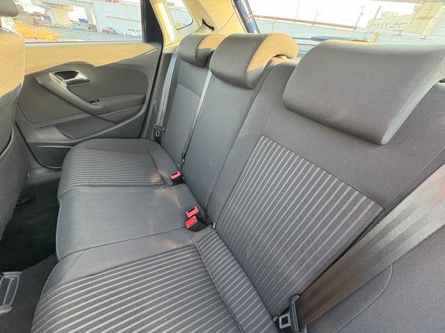 ポロ ＴＳＩハイライン　ワンオーナー・ユーザー買取車両・社外ナビ・ＴＶ・バックカメラ・ＥＴＣ（6枚目）