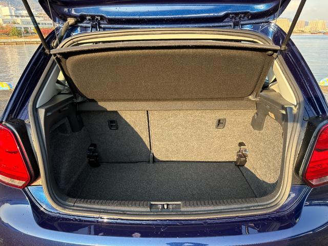 ポロ ＴＳＩハイライン　ワンオーナー・ユーザー買取車両・社外ナビ・ＴＶ・バックカメラ・ＥＴＣ（7枚目）