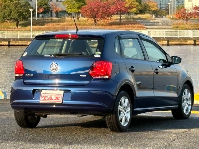 ポロ ＴＳＩハイライン　ワンオーナー・ユーザー買取車両・社外ナビ・ＴＶ・バックカメラ・ＥＴＣ（11枚目）