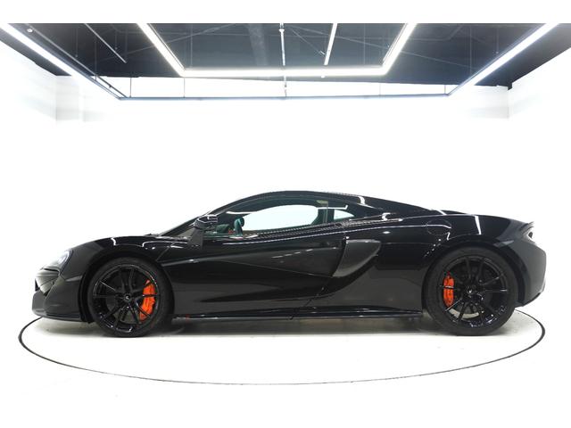 ５７０Ｓ ベースグレード　フロントリフター　カーボンセラミックブレーキ　本革シート　クルーズコントロール　Ｂｏｗｅｒｓ＆Ｗｉｌｋｉｎｓオーディオ　軽量鍛造ホイール　ソフトクローズドア　キーレスエントリー　ＥＴＣ　電動格納ミラー（5枚目）