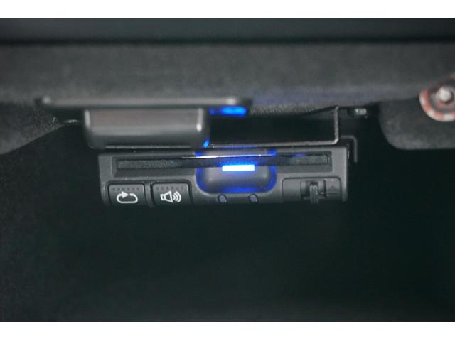 ギブリ ベースグレード　ベージュ本革シート　メモリー機能付きパワーシート　純正ナビ　パドルシフト　バックカメラ　電動リアゲート　レッドキャリパー　純正２０インチアルミホイール　ＥＴＣ　クルーズコントロール　プッシュスタート（27枚目）