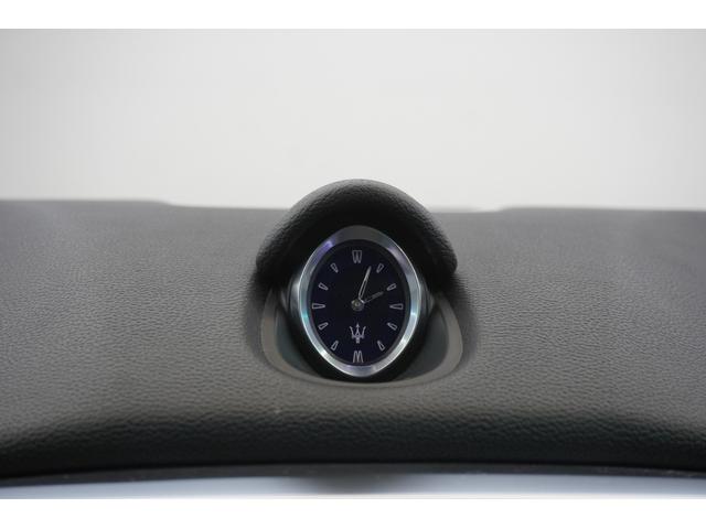 ギブリ ベースグレード　ベージュ本革シート　メモリー機能付きパワーシート　純正ナビ　パドルシフト　バックカメラ　電動リアゲート　レッドキャリパー　純正２０インチアルミホイール　ＥＴＣ　クルーズコントロール　プッシュスタート（35枚目）