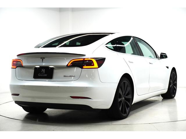 モデル3 デュアルモーターAWD パフォーマンス パノラミックルーフ 純正20インチアルミホイール バックカメラ レッドキャリパー オートパイロット パワーシート ETC(5枚目)