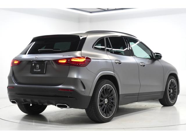 GLAクラス GLA200d 4マチック ナイトエディション 限定車 ブルメスターサラウンド パノラミックビューモニター メモリー機能付きパワーシート シートヒーター スライディングルーフ 置くだけ充電 純正20インチアルミホイール ETC 純正ドラレコ BSM(5枚目)
