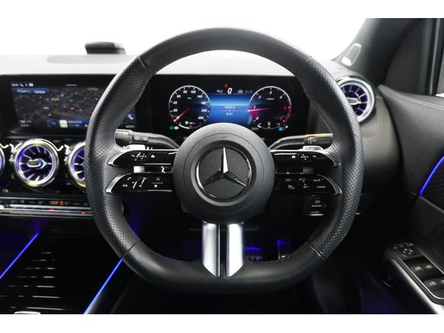 GLAクラス GLA200d 4マチック ナイトエディション 限定車 ブルメスターサラウンド パノラミックビューモニター メモリー機能付きパワーシート シートヒーター スライディングルーフ 置くだけ充電 純正20インチアルミホイール ETC 純正ドラレコ BSM(12枚目)