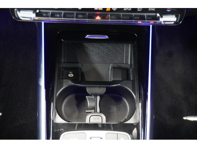 GLAクラス GLA200d 4マチック ナイトエディション 限定車 ブルメスターサラウンド パノラミックビューモニター メモリー機能付きパワーシート シートヒーター スライディングルーフ 置くだけ充電 純正20インチアルミホイール ETC 純正ドラレコ BSM(37枚目)